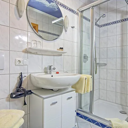 Gaestehaus Laercheck Wiesentraum Apartment *